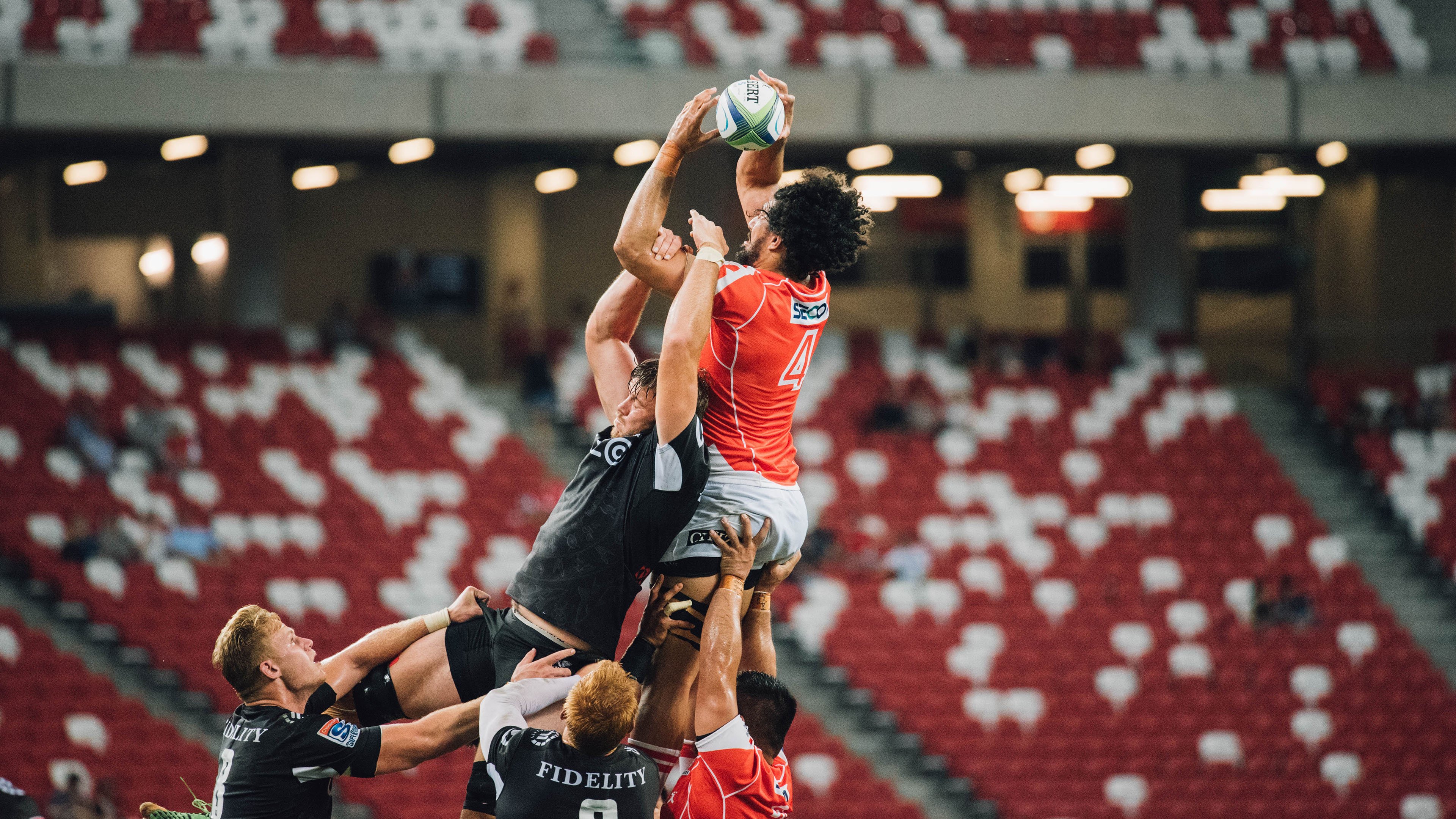 逆境逆转：英雄队伍的荣耀时刻！，逆境造英雄